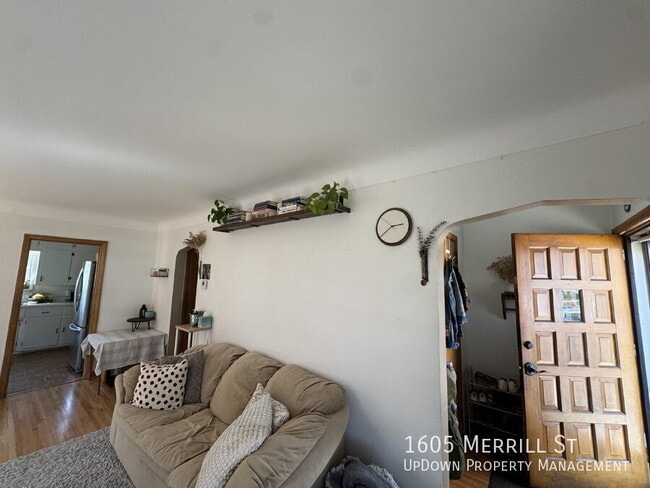 Building Photo - 1605 Merrill St