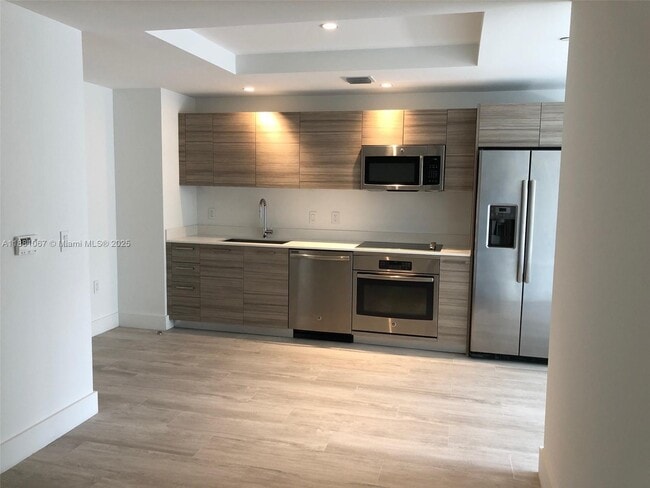 Foto del edificio - 121 NE 34th St