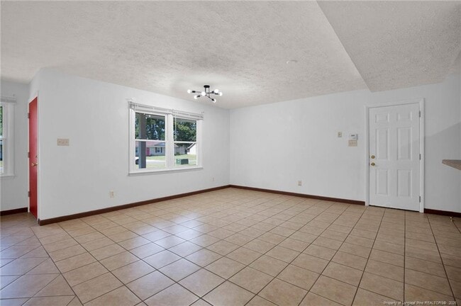 Building Photo - 2231 Tolgate Rd