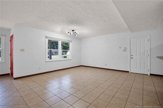 Foto del edificio - 2231 Tolgate Rd