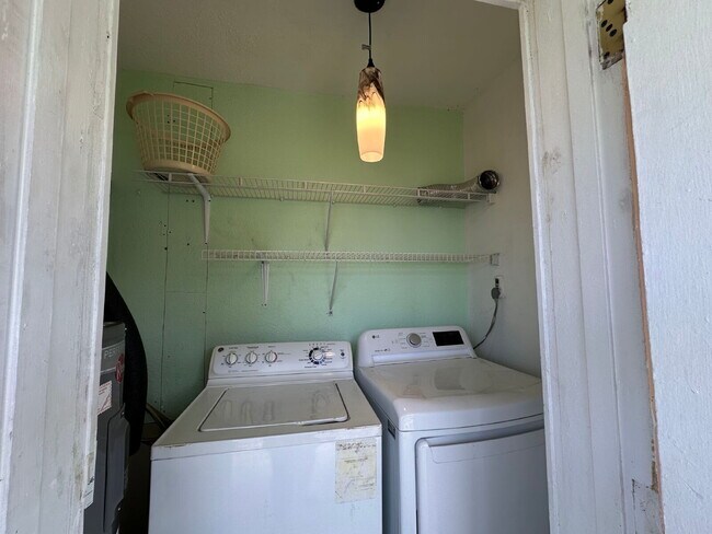 Foto del edificio - Charming 3 Bedroom, 1 Bath Home in Port Ch...