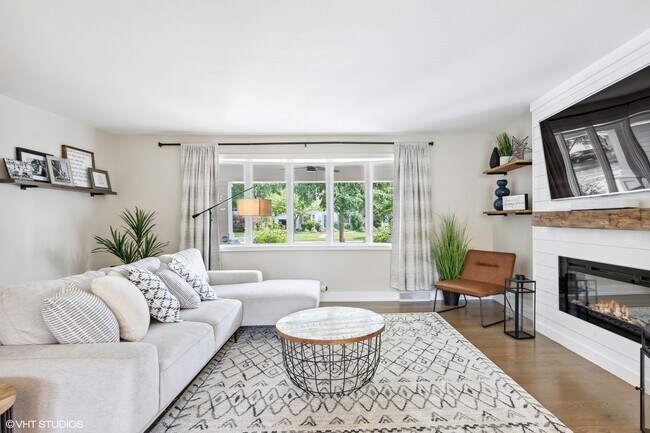 Foto del edificio - 504 N Elmhurst Ave