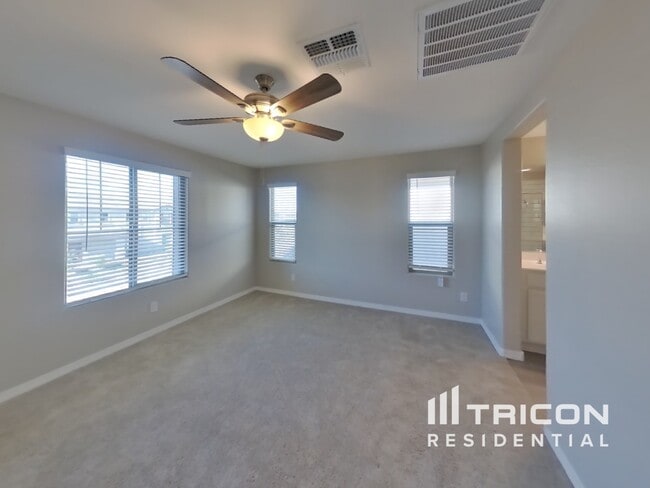 Foto del edificio - 5830 W Wood St