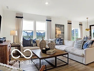 Foto del edificio - 16903 Sherwin Ct