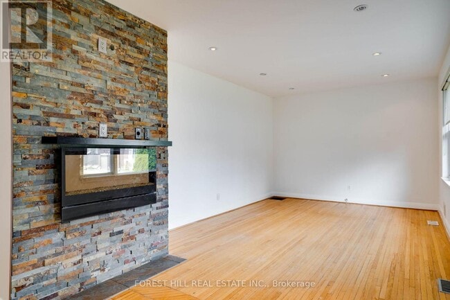 Building Photo - 12 Glen Agar Dr