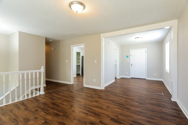 Foto del edificio - 909 Country View Dr NE