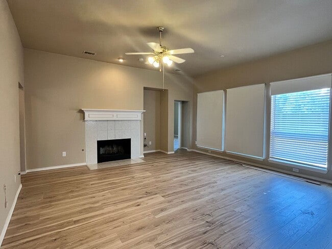 Building Photo - Beautifully Updated 4-Bedroom Home with Community Pool & Excellent Schools!