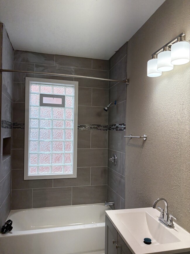 Building Photo - 1435 N 39th St