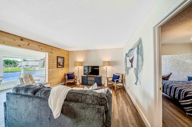 Foto del edificio - 4275 Bay Point Rd