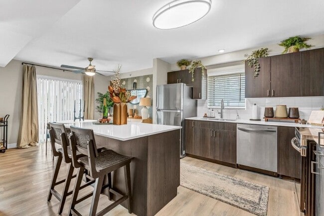 Building Photo - Albion on Lake Cook