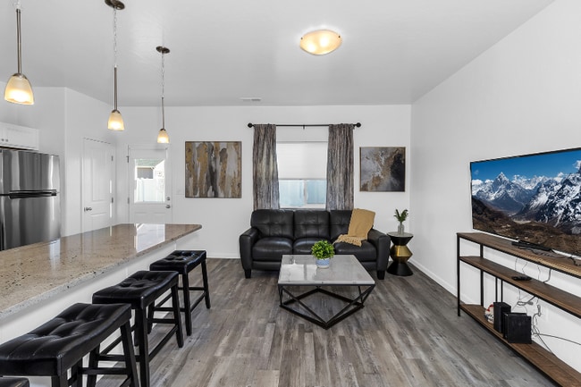 Photo - 581 29 Rd Townhome