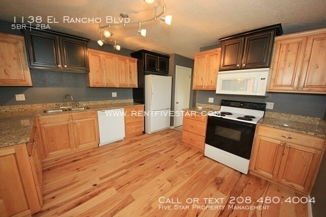 Building Photo - 1138 El Rancho Blvd