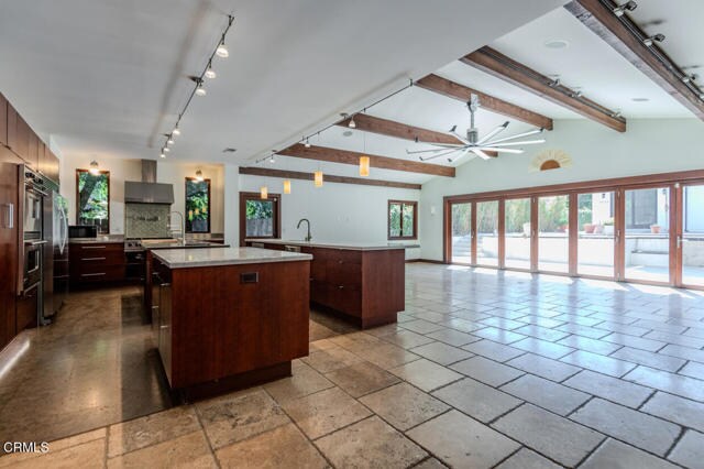 Building Photo - 4819 Oakwood Ave