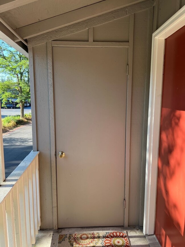 Building Photo - Well Priced One Bedroom in Mukilteo - Grea...