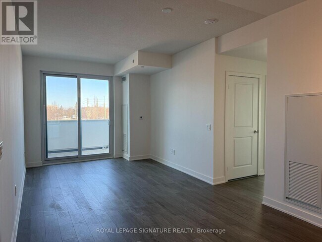 Photo du bâtiment - 1010 Sandy Beach Rd