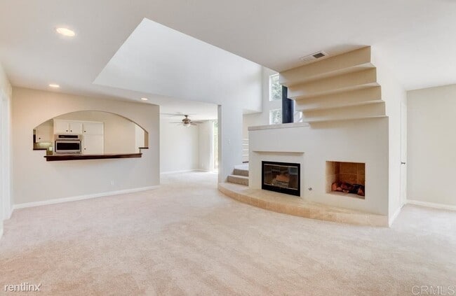 Building Photo - 3 br, 2.5 bath House - 322 N Sierra Ave