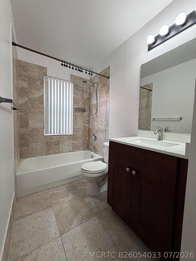 Foto del edificio - 3386 Treasure Ln