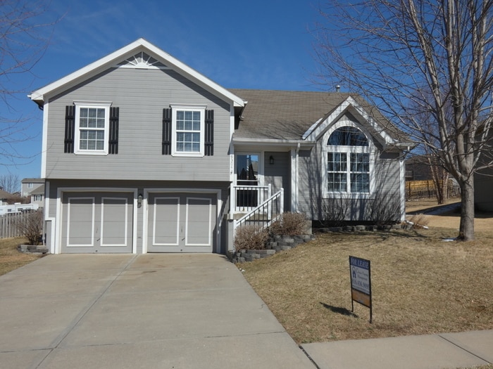 Primary Photo - 9304 NE 116th Ter. Kansas City, MO Lots of...