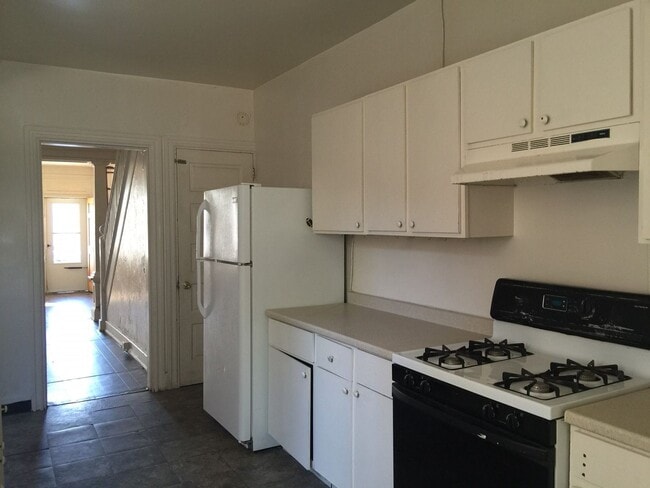 Building Photo - 3 br, 2 bath House - 261 N. SHERMAN STREET