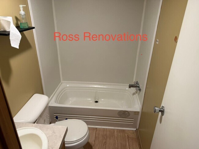 Foto del edificio - 2 Bedroom Available in West Portsmouth
