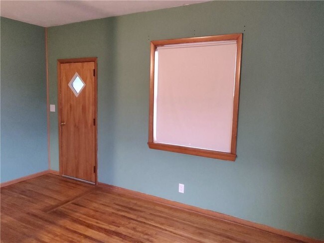 Foto del edificio - 7315 W Ridge Rd