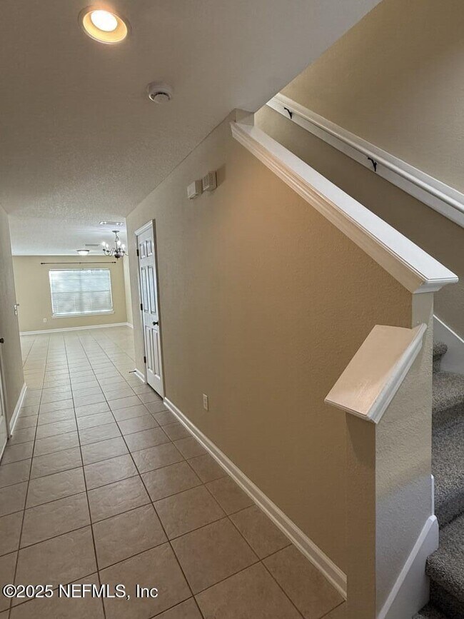 Foto del edificio - 1500 Calming Water Dr