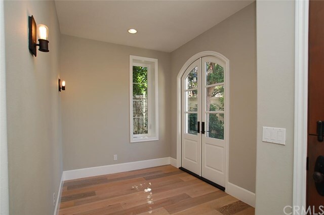 Building Photo - 11 Tesoro