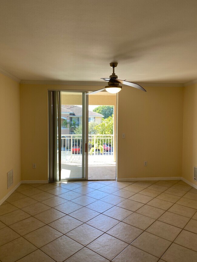 Building Photo - 6510 Emerald Dunes Dr