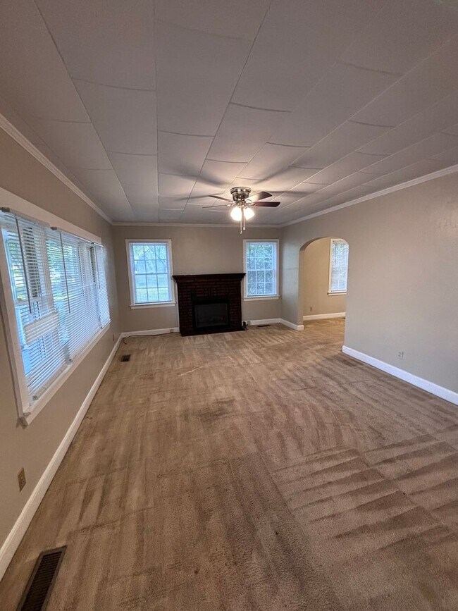 Foto del edificio - 3 Bed 1 Bath House