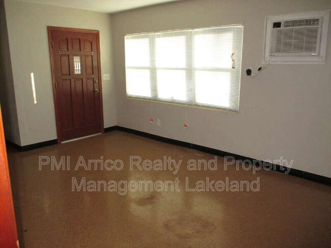 Foto del edificio - 1248 Woodland Ave