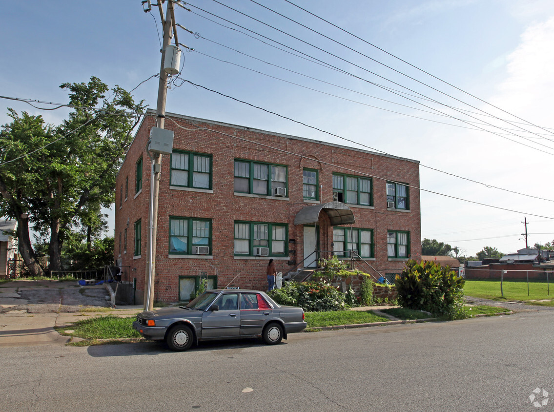 Building Photo - 2311 E Archer St