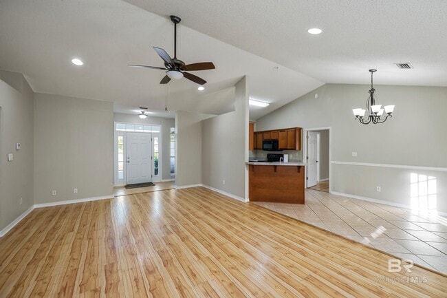 Foto del edificio - 16955 Heartland Cir