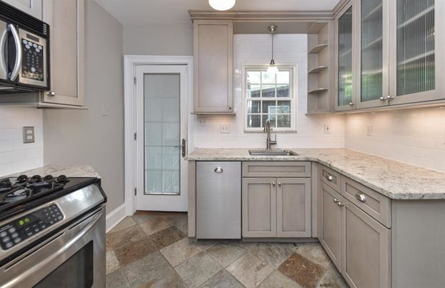 Foto del edificio - 436 Ridgewood Rd NE