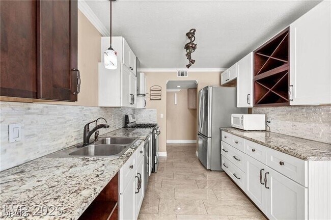 Foto del edificio - 8409 Sewards Bluff Ave