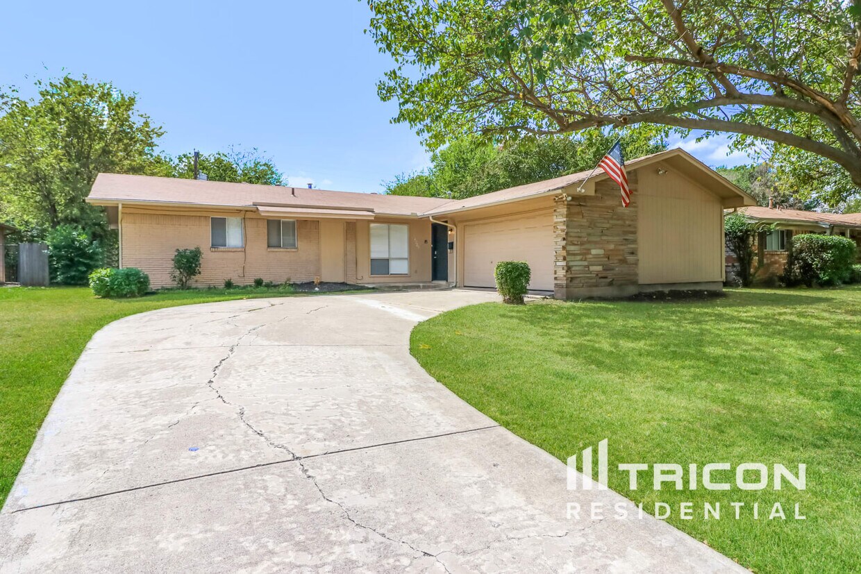 Foto principal - 4725 South Dr W