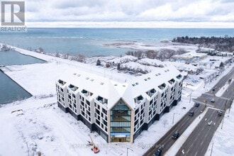 Building Photo - 31 Huron St