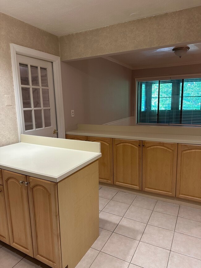 Building Photo - 111 Amberly Dr