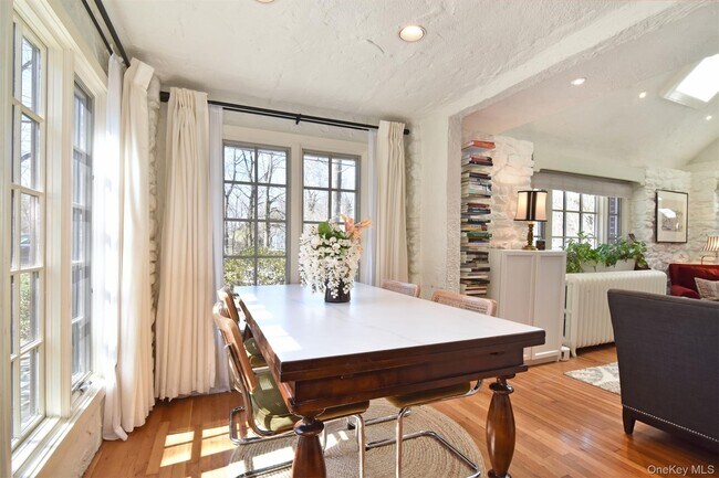 Foto del edificio - 116 Potter Rd