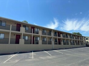 Building Photo - 403 Hayden Rd