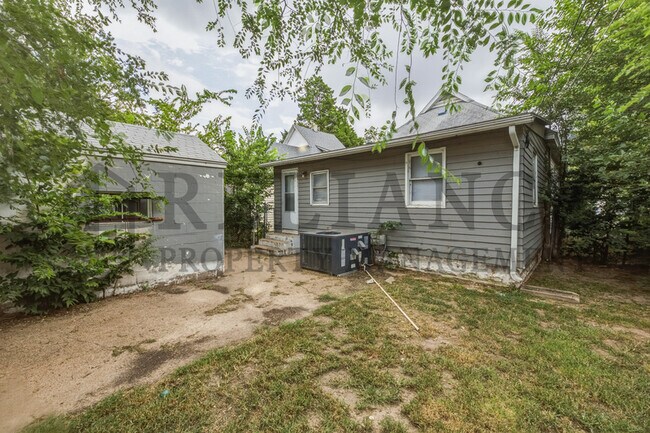 Foto del edificio - 1028 W Munnell Ave