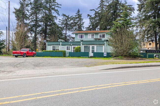 Building Photo - Lakeview Apartments