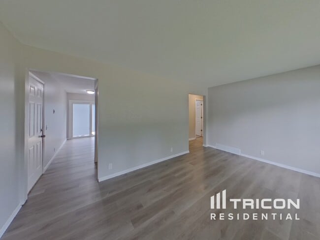Foto del edificio - 16358 Crosstown Blvd NW