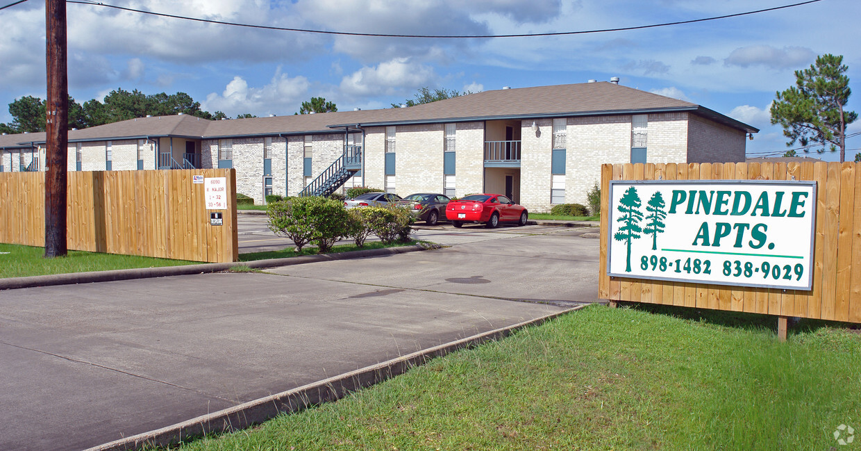 Building Photo - Pinedale Apartments