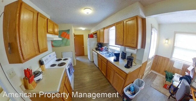 Foto del edificio - 3 br, 1 bath House - 1520 Campus Rd