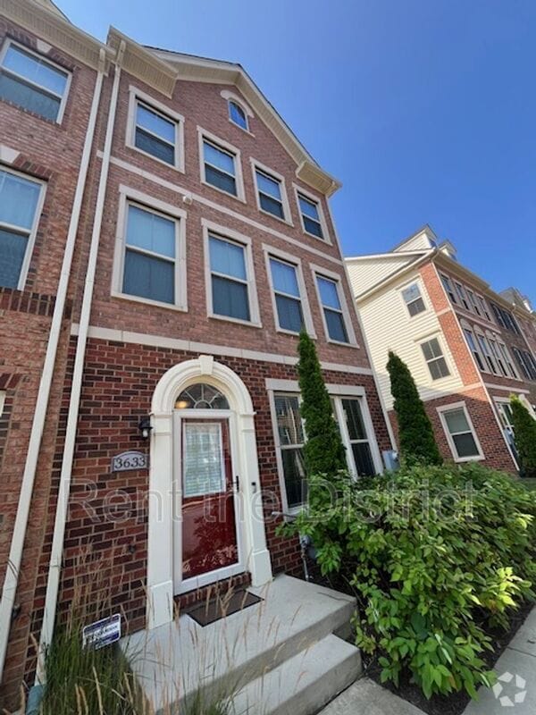 Building Photo - 3633 Jamison St NE