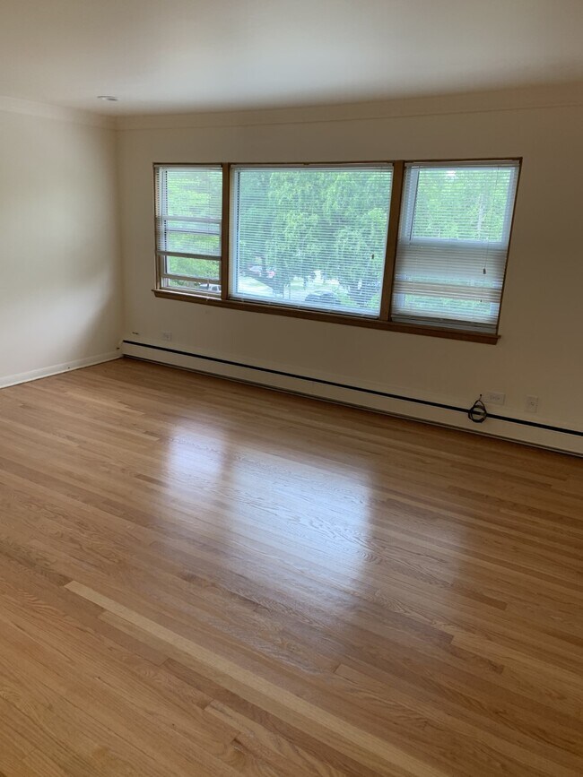 Foto del edificio - 9101 Kilpatrick Ave