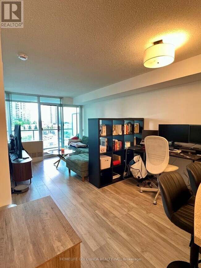 Photo du bâtiment - 5508 Yonge St