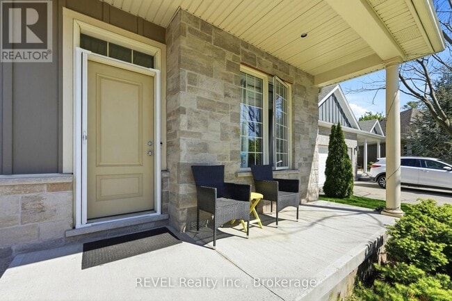 Building Photo - 39 Pierpoint Dr