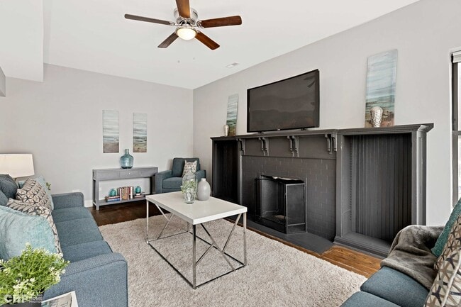 Building Photo - 416 E 44th St