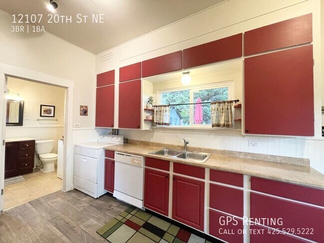 Foto del edificio - Beautiful 3bed 1bath Home across the stree...